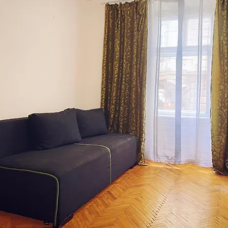 Viktoriya On Virmenska